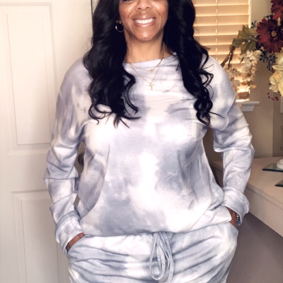 Dreamy Lounge Set - Picture 2 of 4